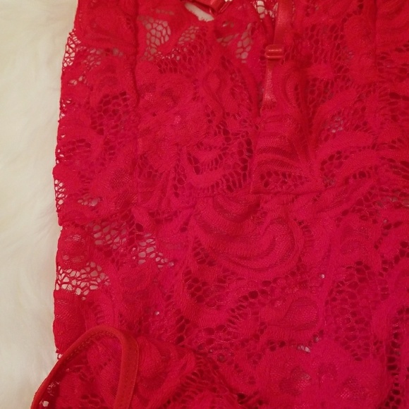 Last 1 β’Sexy Red Lace Bodysuit - Picture 7 of 7